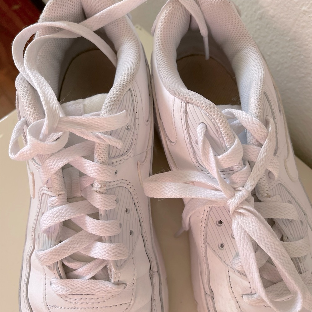 White Air Force Nike’s